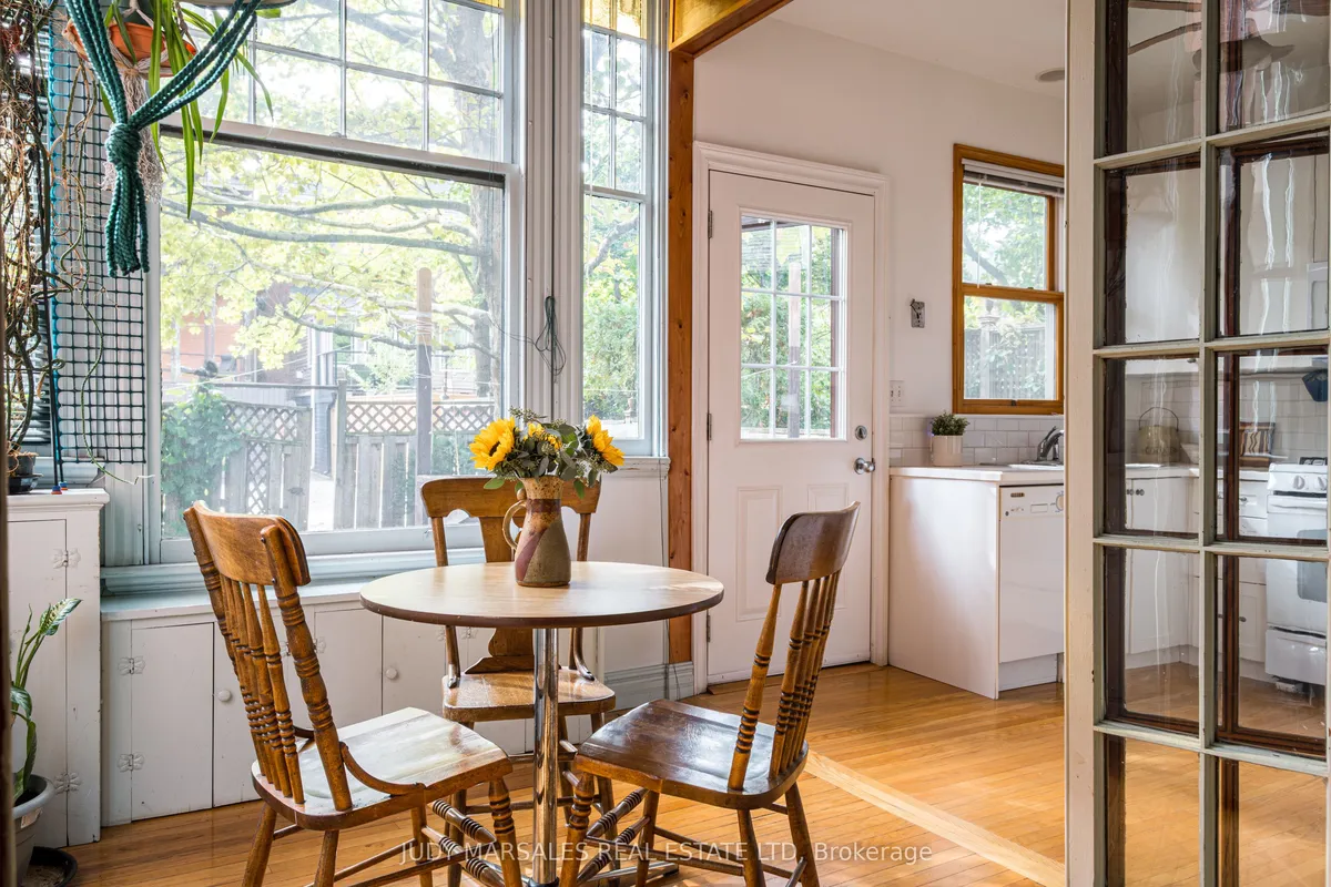 219 Charlton Avenue, ON L8P 2E3