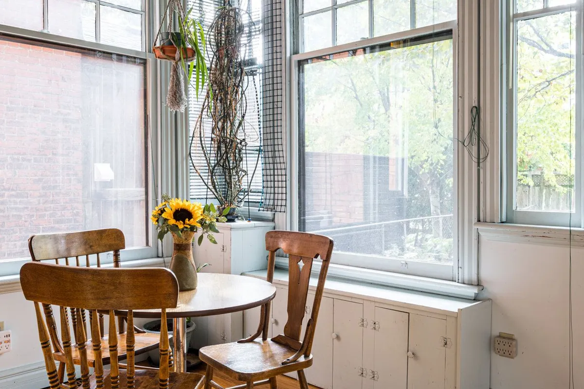 219 Charlton Avenue, ON L8P 2E3