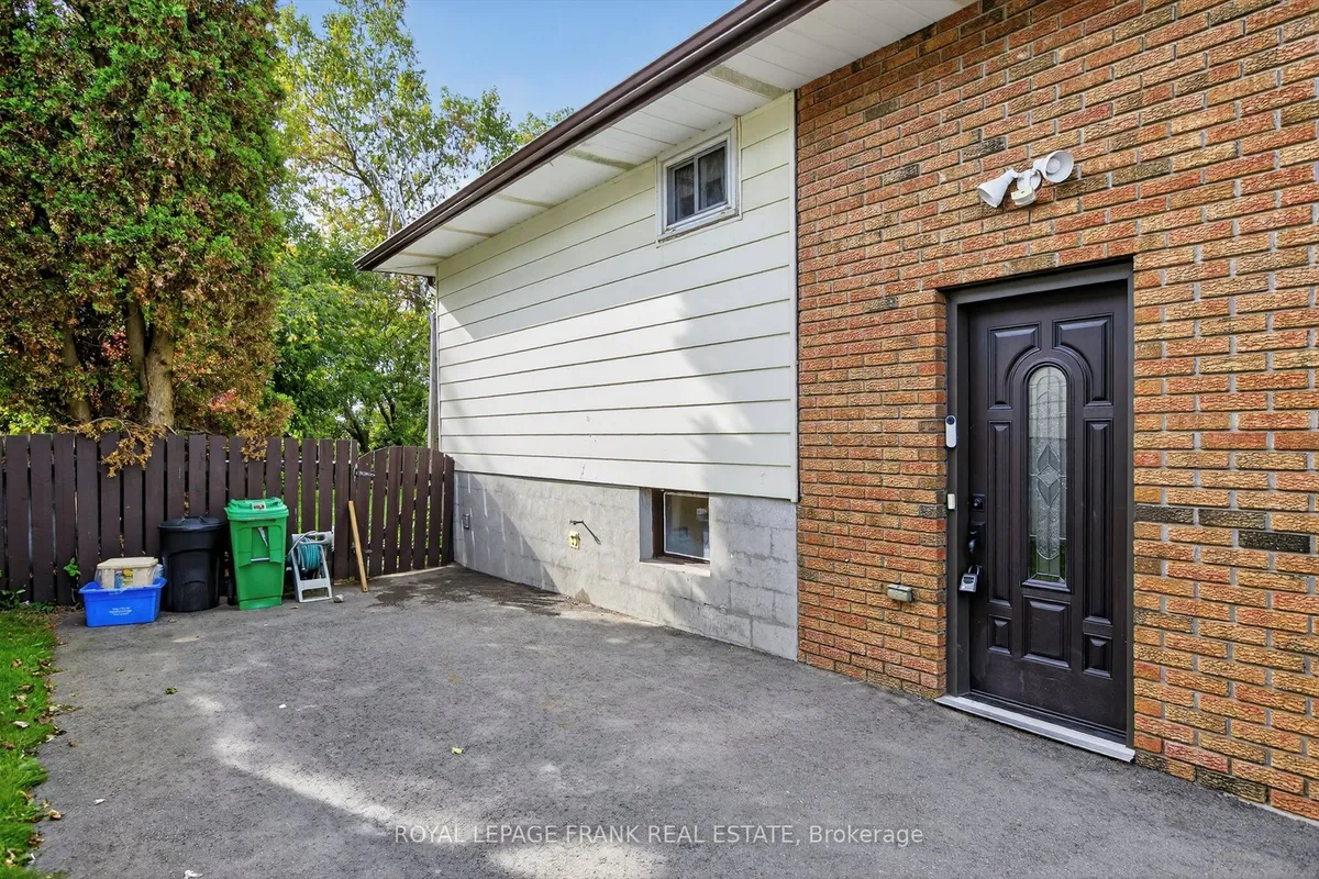 393 Southpark Drive, ON K9J 1C1