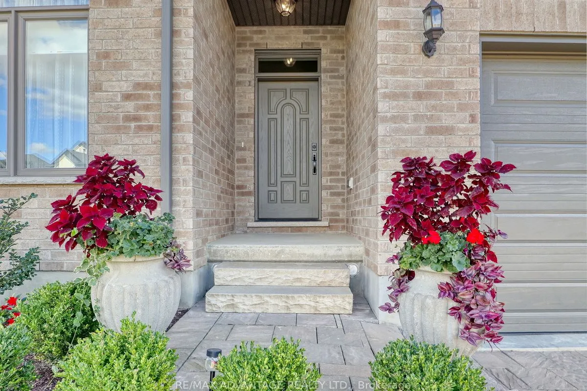 1891 Trailsway Drive, ON N6K 0K7