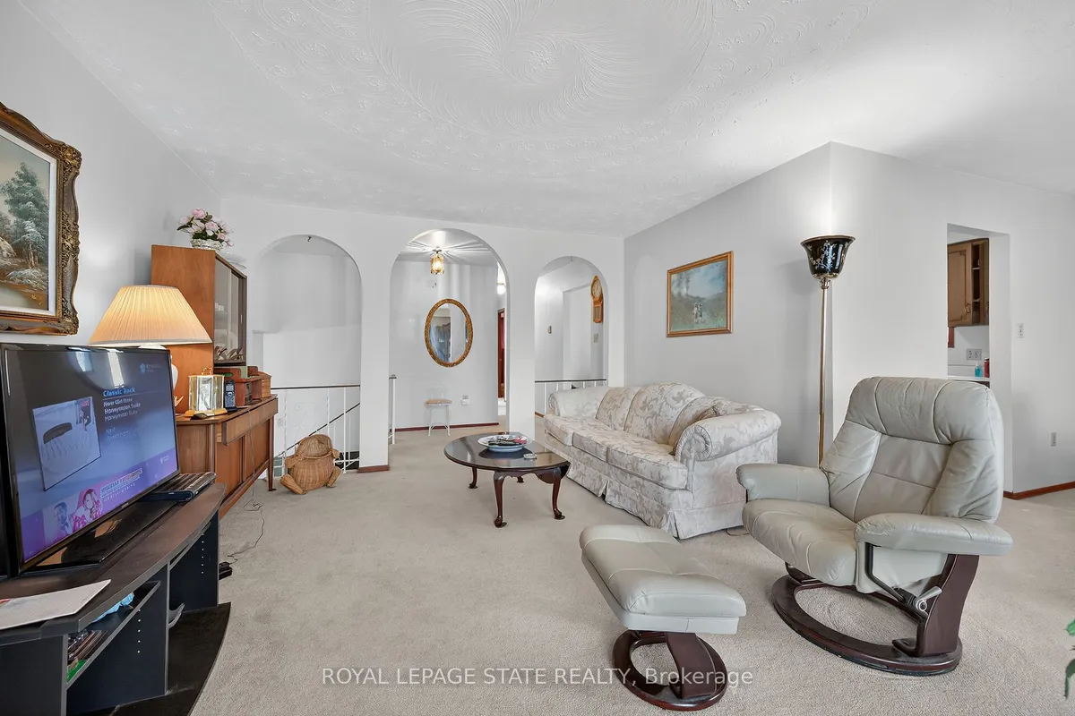 332 King Street, ON L8G 1M4