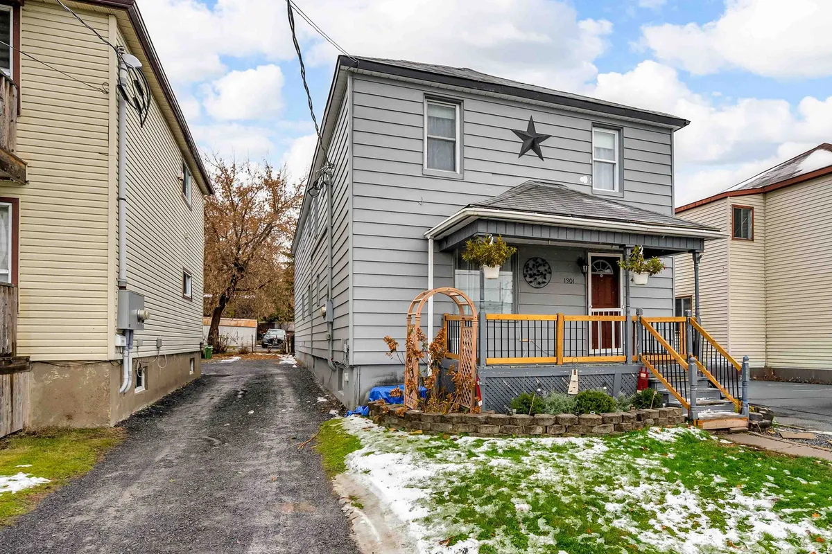 1301 1st Street, ON K6H 1P1