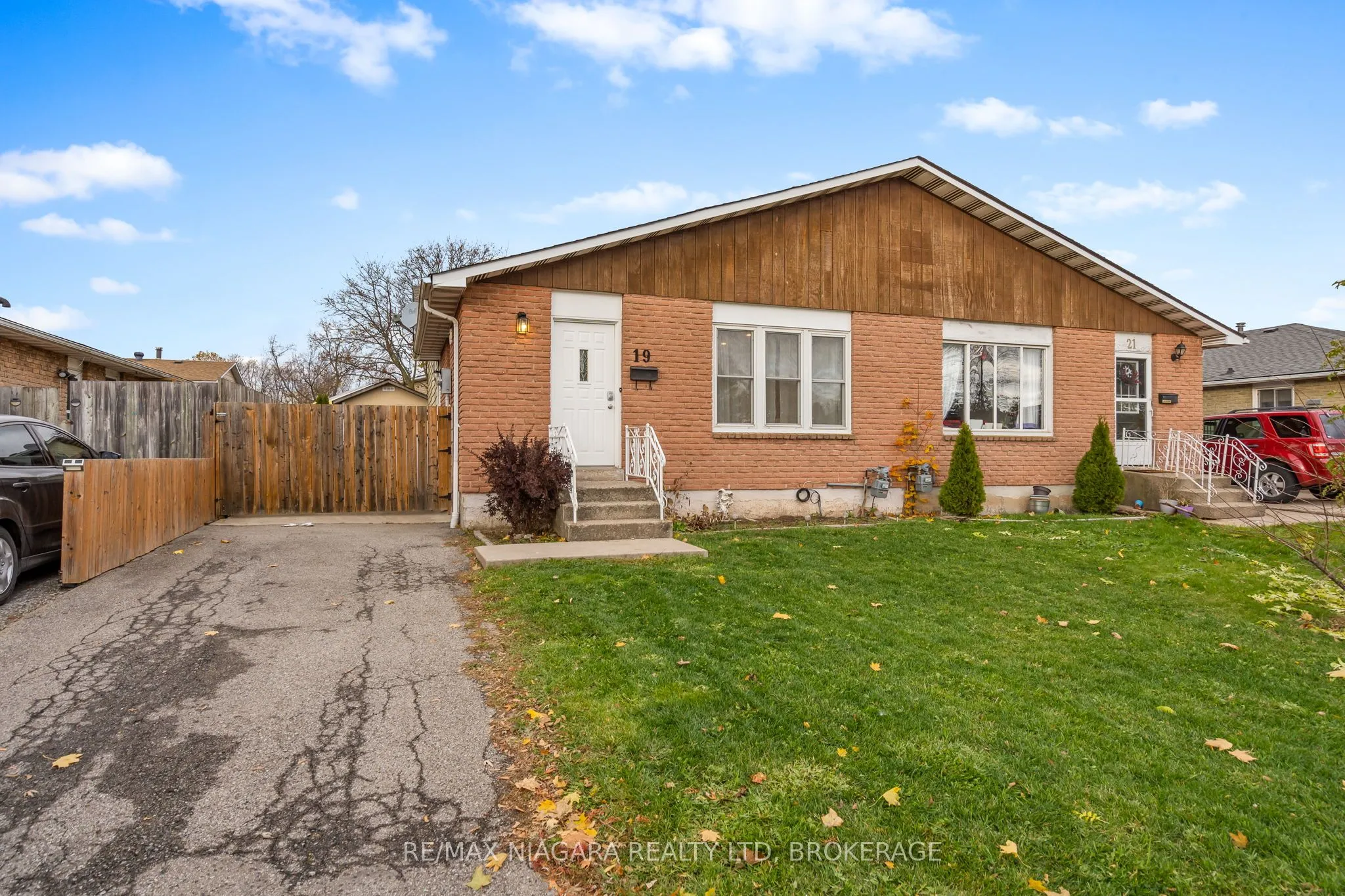 19 Lampman Crescent, ON L2V 4K6