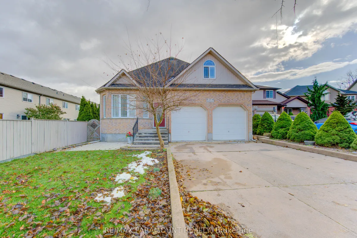 7 Mariposa Court, ON N2E 4A9