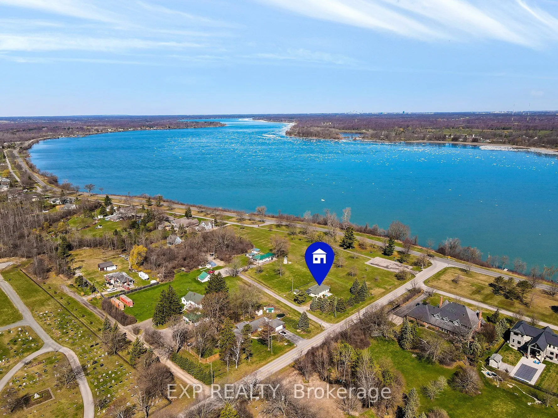 Detached kitchen at 2651 Mcaffee Street Fort Erie