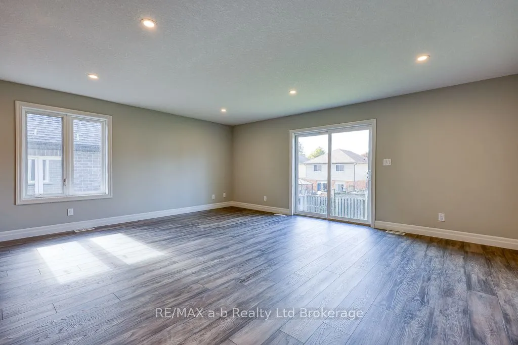 129 Lossing Drive, ON N0J 1P0