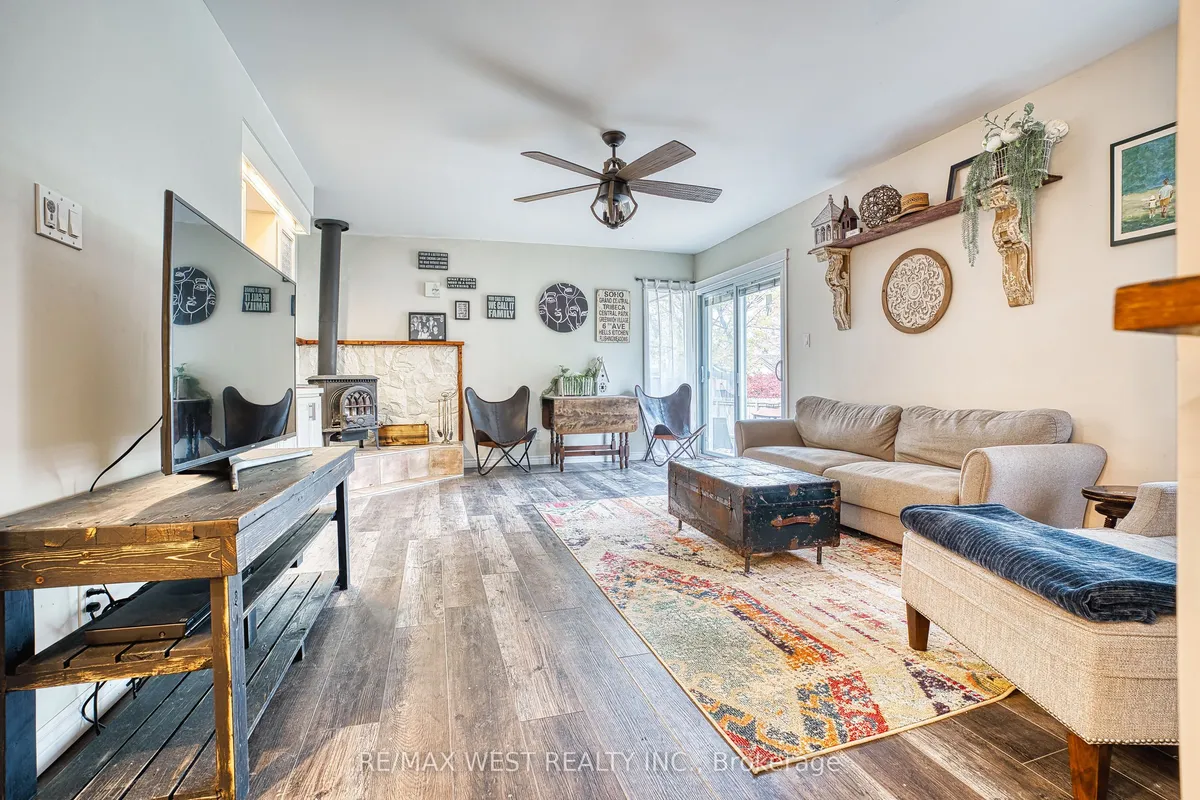 16 First Street, ON N3B 1H1