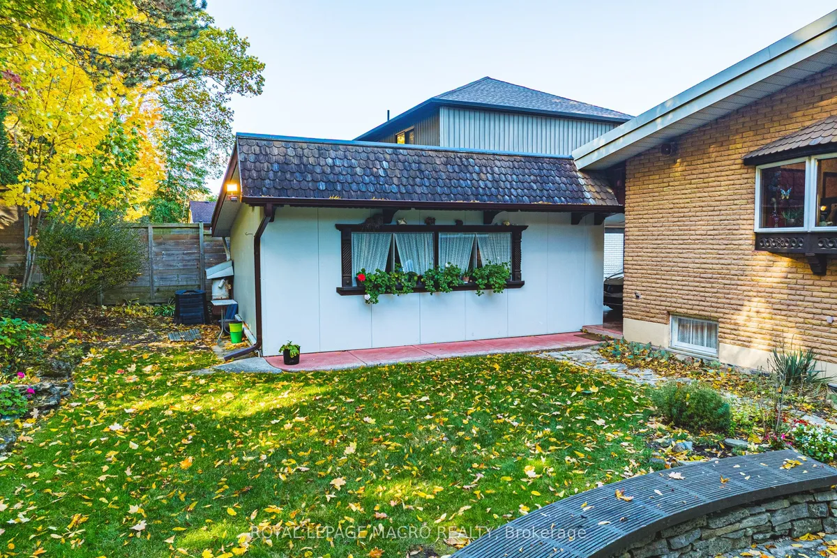 36 Maple Drive, ON L8G 3C2