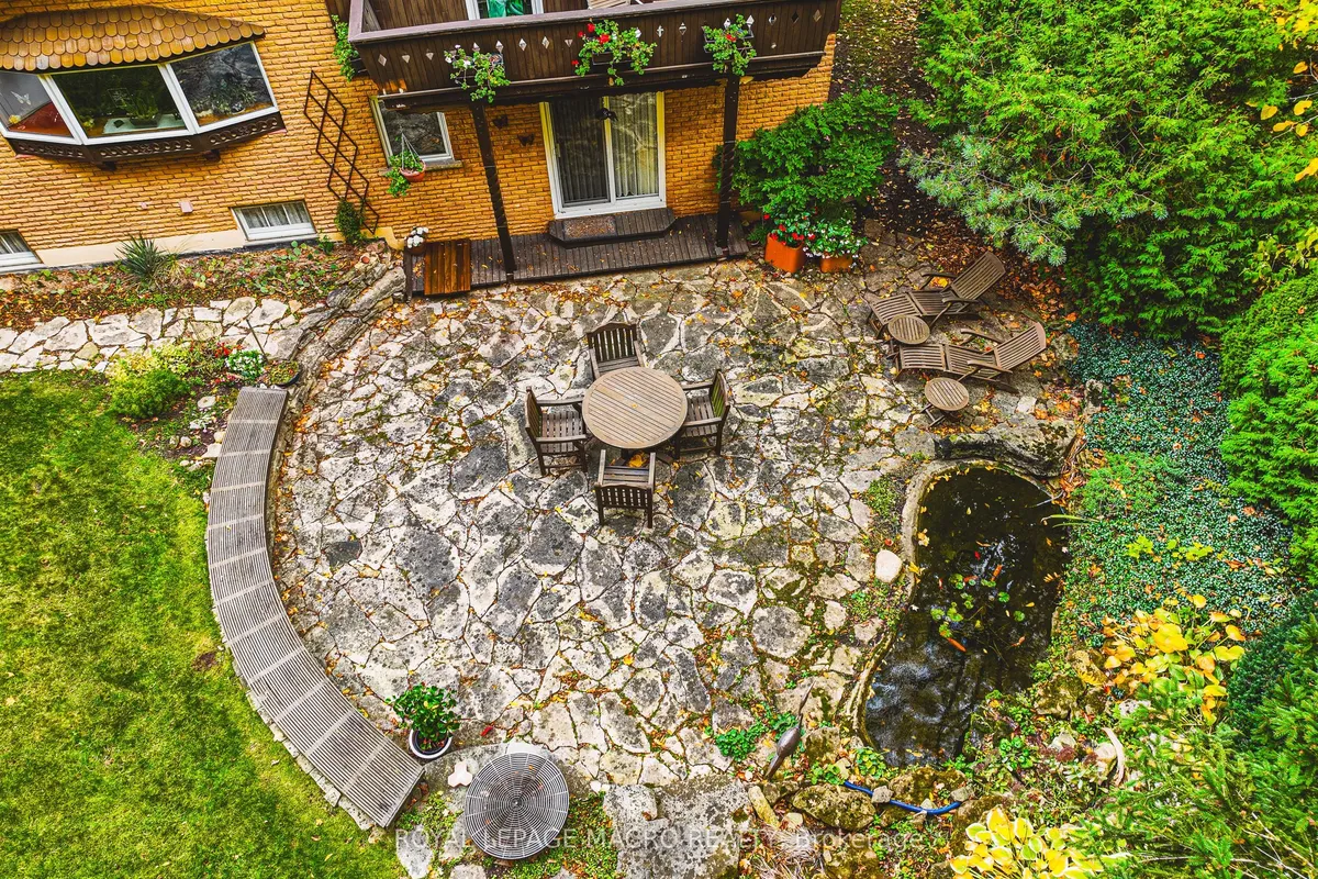 36 Maple Drive, ON L8G 3C2