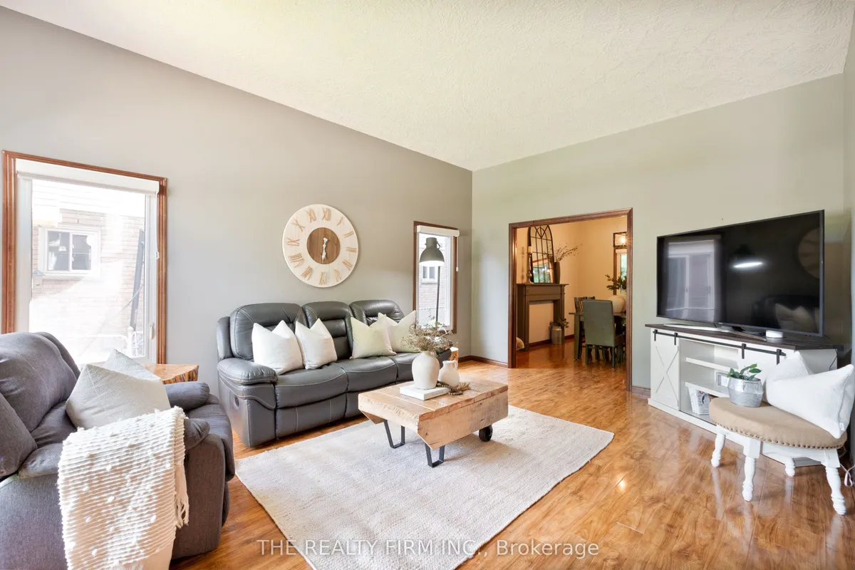 512 Riverview Drive, ON N7G 4B4