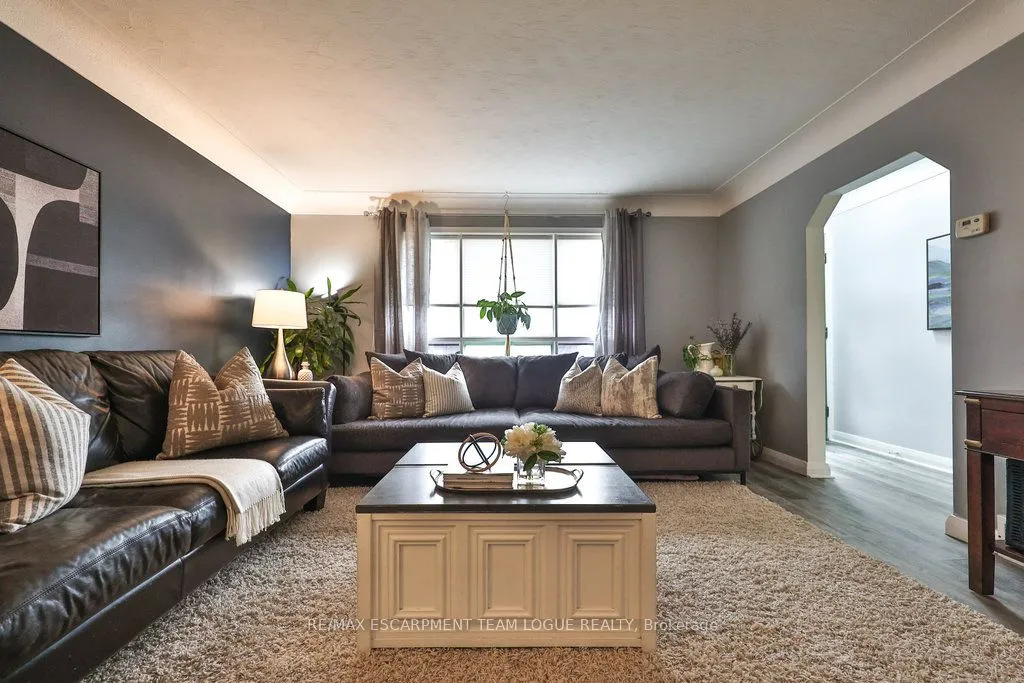 377 Osborne Street, ON L8H 6S7