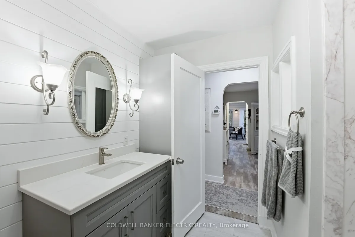 994 County Rd 19 Road, ON K9J 6X2