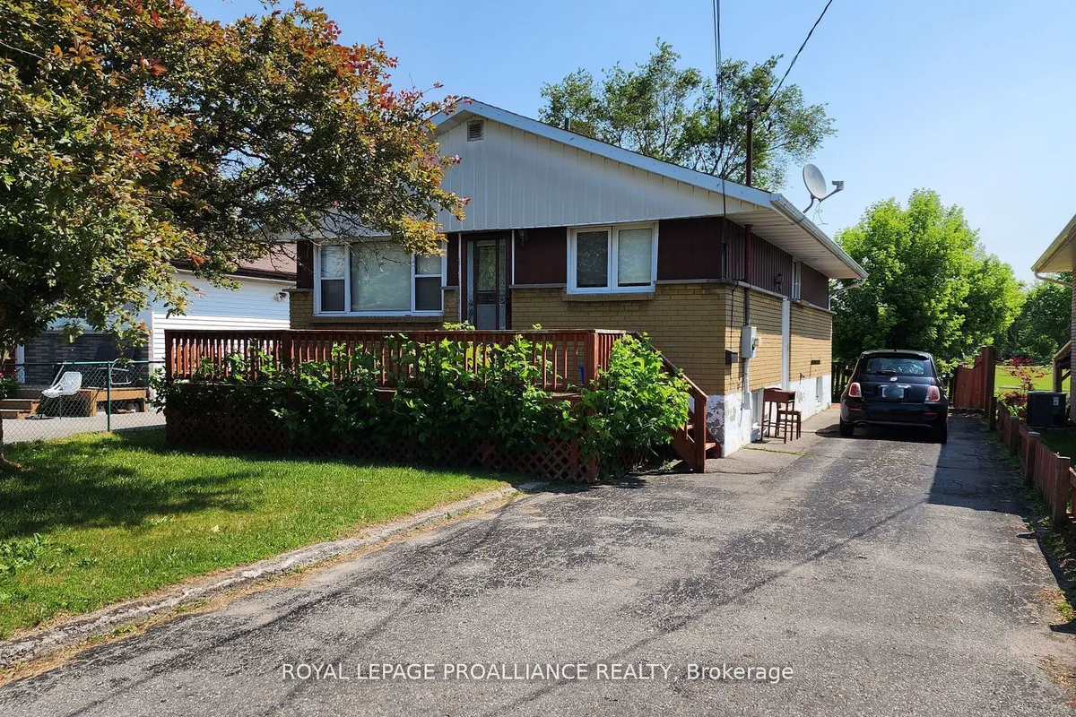 9 Elizabeth Avenue, ON K8V 2P8
