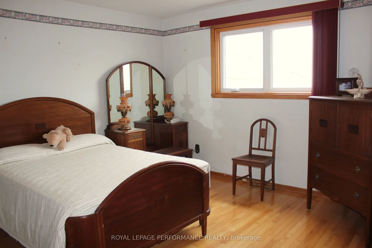 408 Beach Avenue, ON K6H 5P1