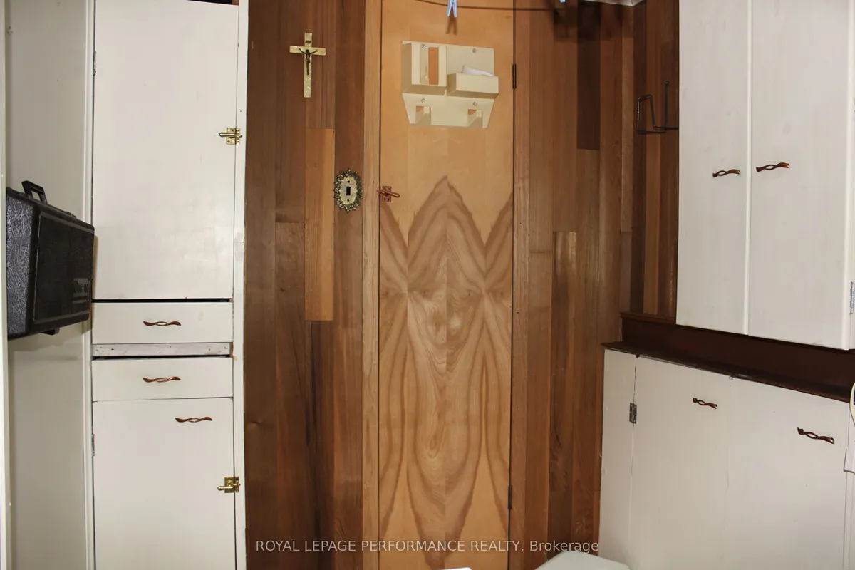 408 Beach Avenue, ON K6H 5P1