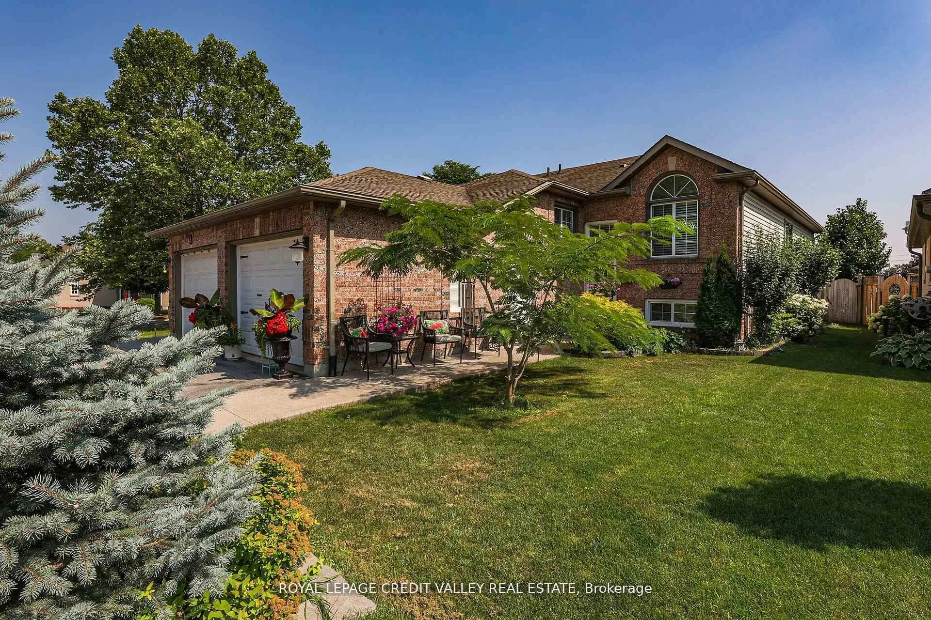 11 Jefferson Court, ON L3C 7G5