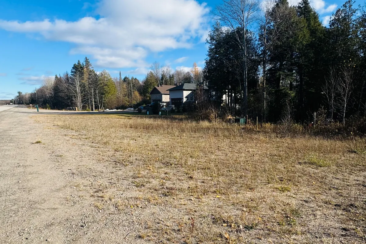 443 Carmichael Drive, ON P1B 8G2