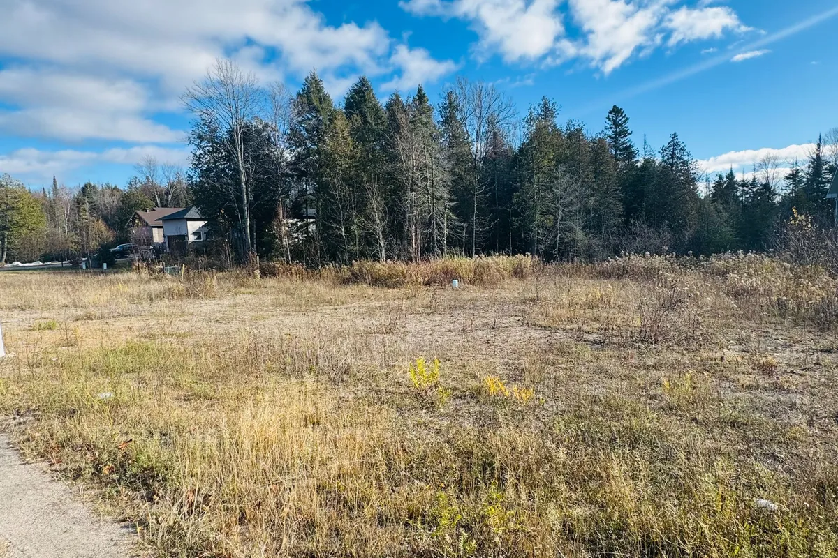 443 Carmichael Drive, ON P1B 8G2