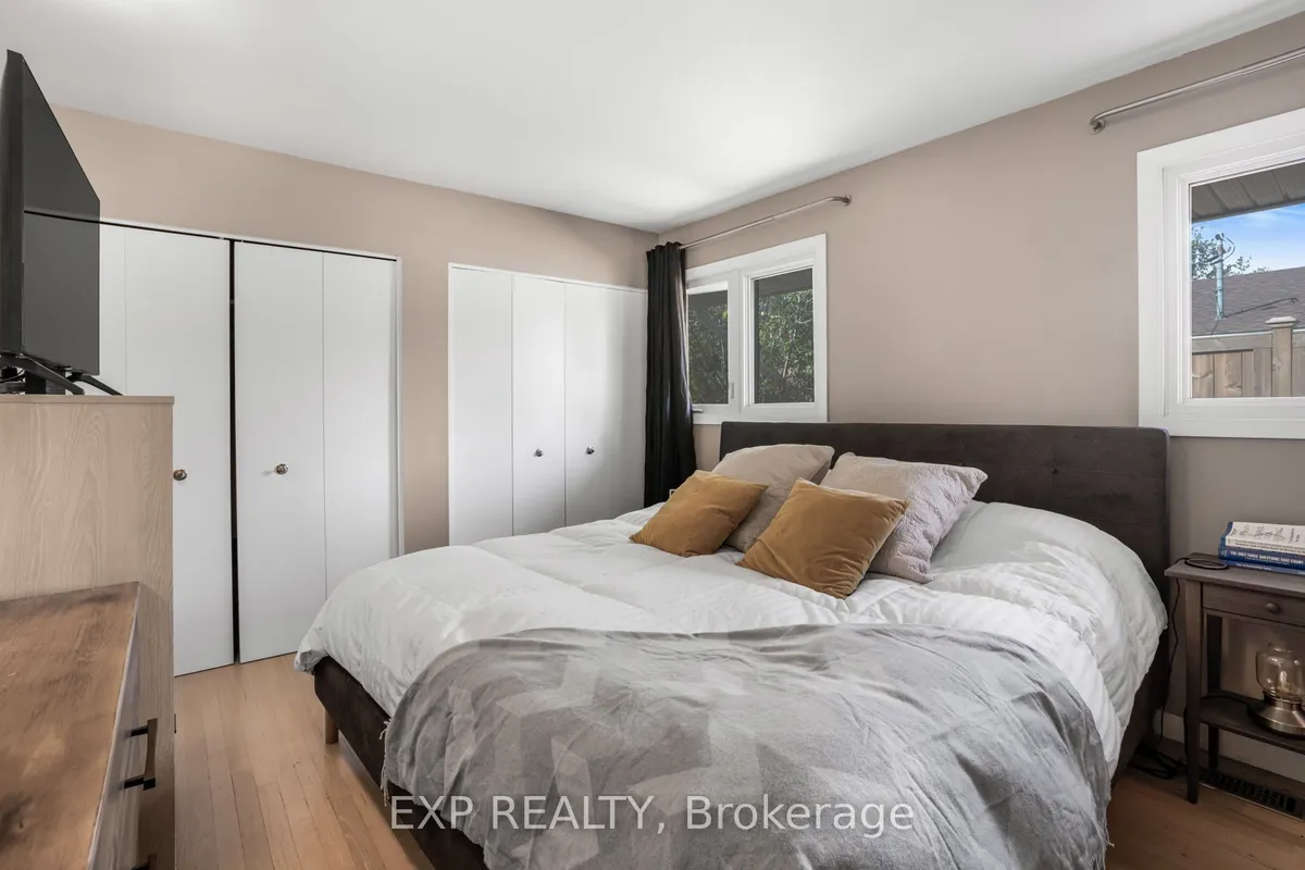 4 Aberfeldy Street, ON K2H 6H5