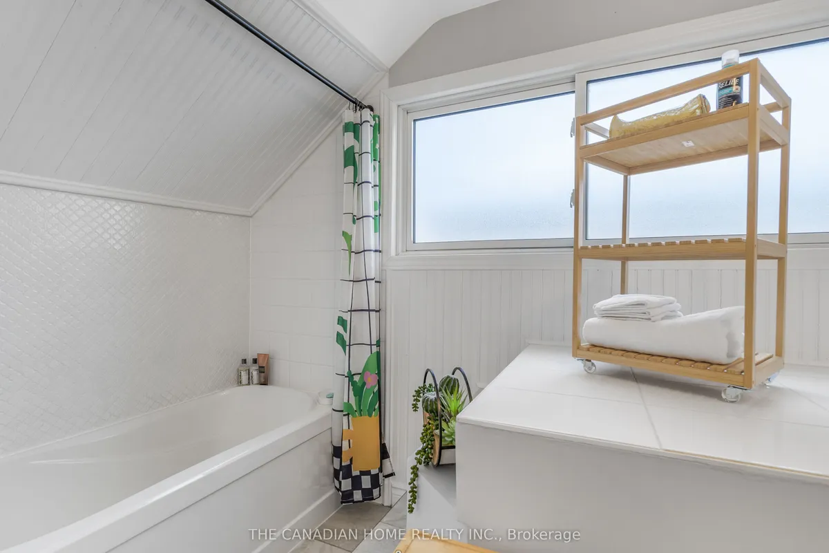 6414 Ker Street, ON L2G 1X8