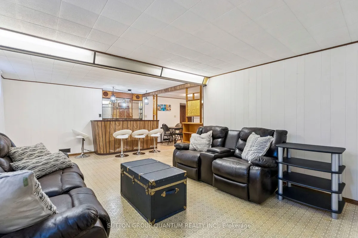 8 BERMUDA Drive, ON L2M 4E6