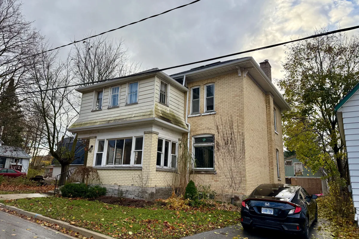 132 4th Avenue, ON N0G 1L0