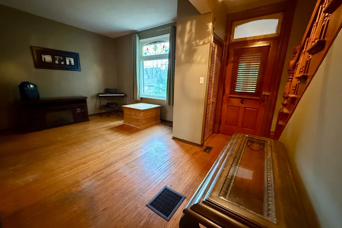 132 4th Avenue, ON N0G 1L0