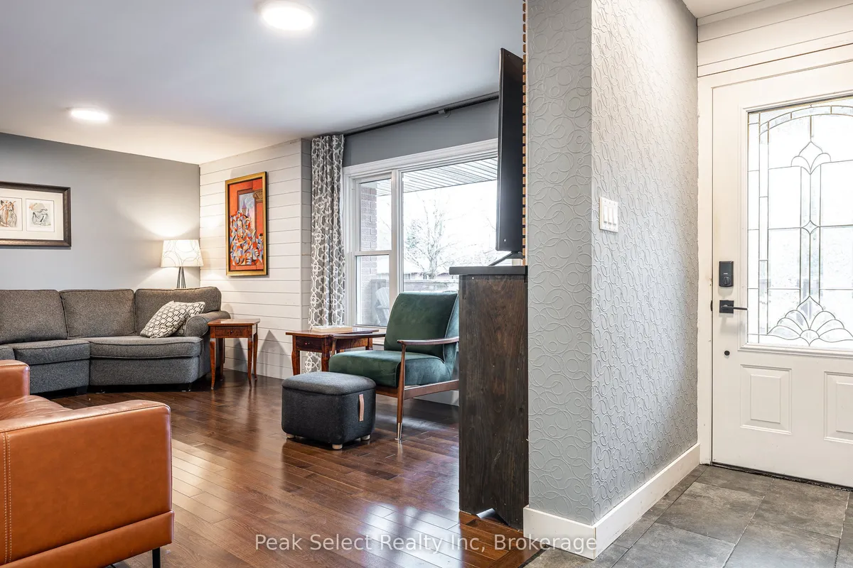 474 Rogers Avenue, ON N4X 1A6