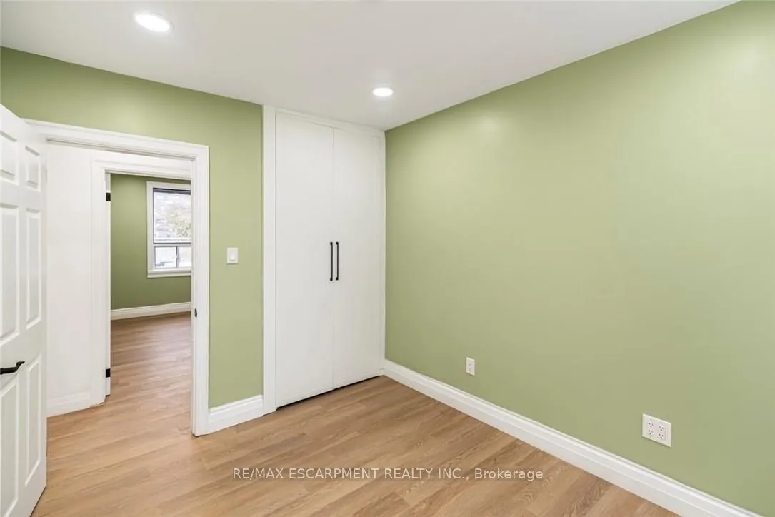 48 Aikman Avenue, ON L8M 1P7