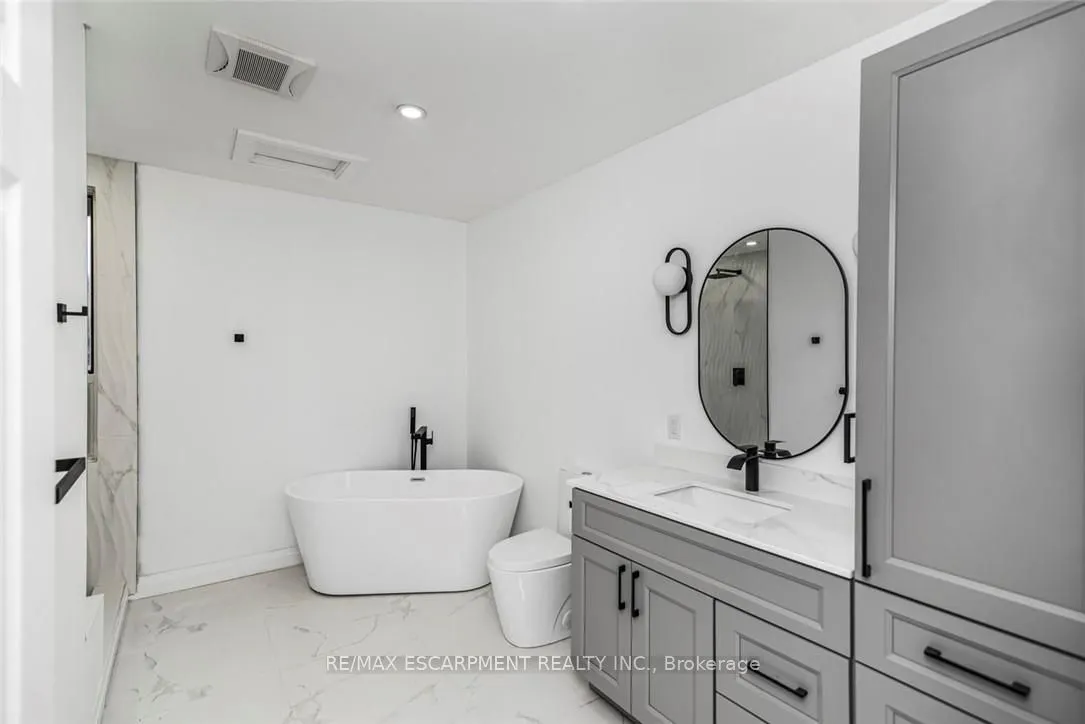 48 Aikman Avenue, ON L8M 1P7