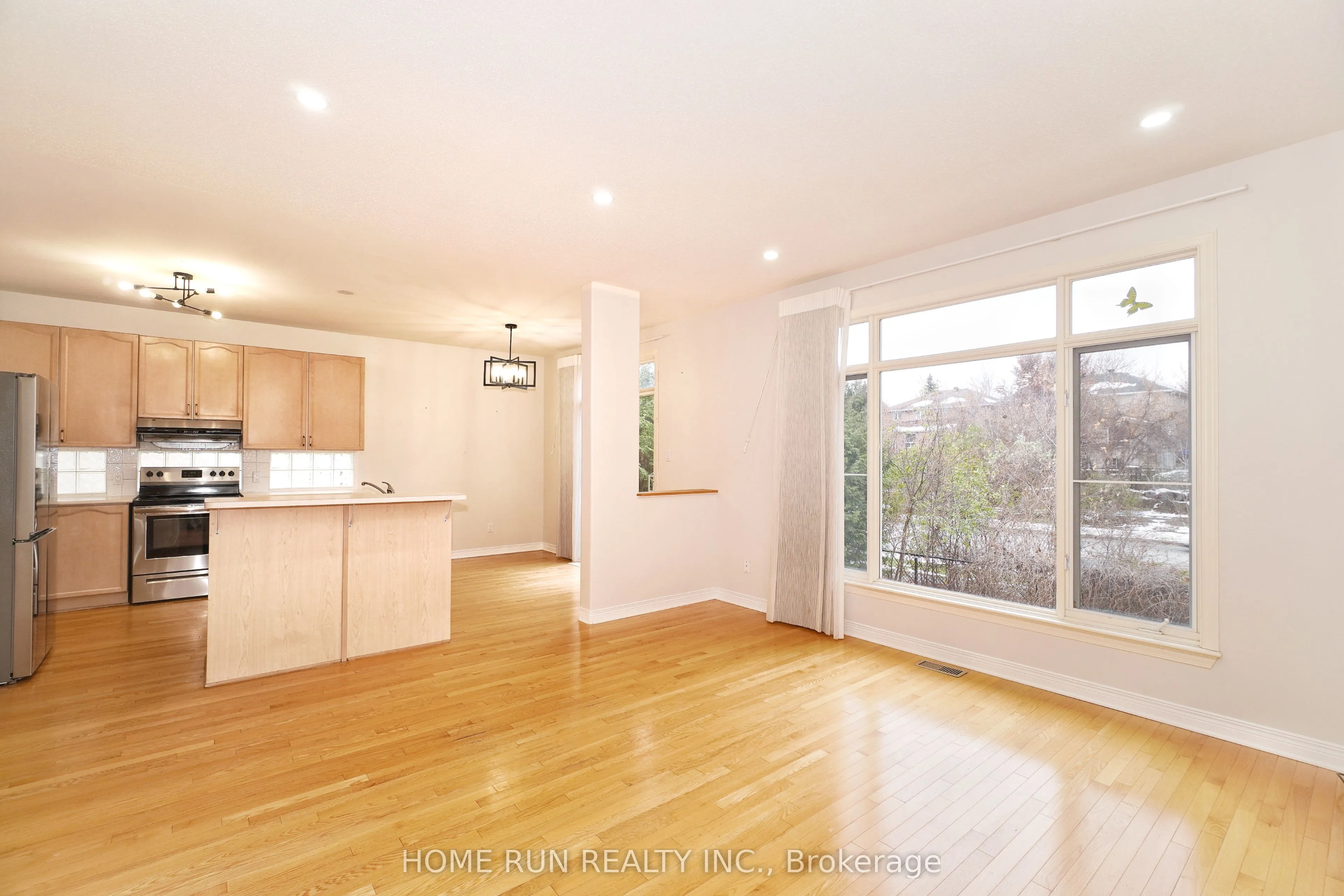 Detached interior view at 15 Evanshen Crescent Kanata