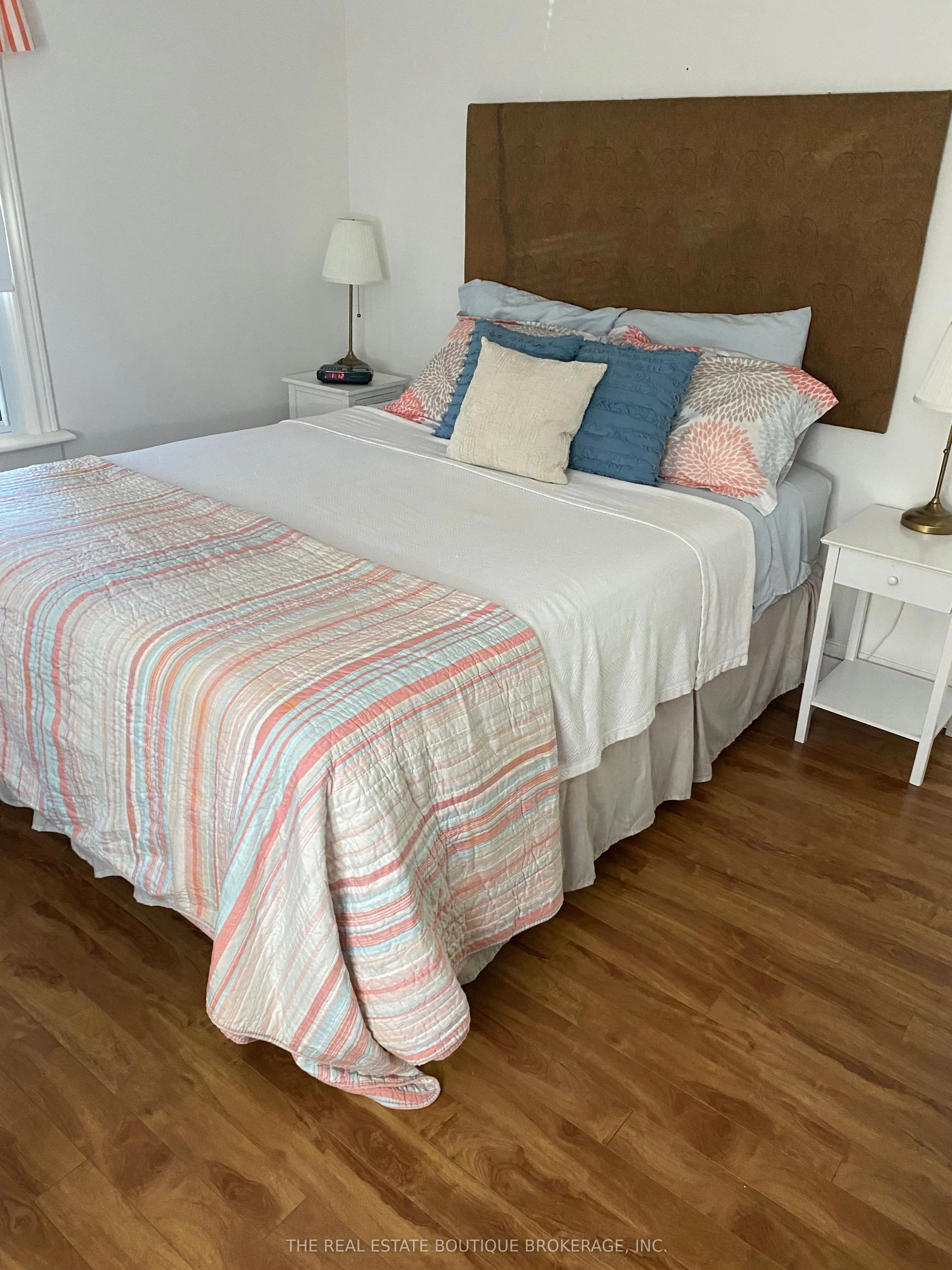 Detached kitchen at 322 Oxford Avenue Fort Erie