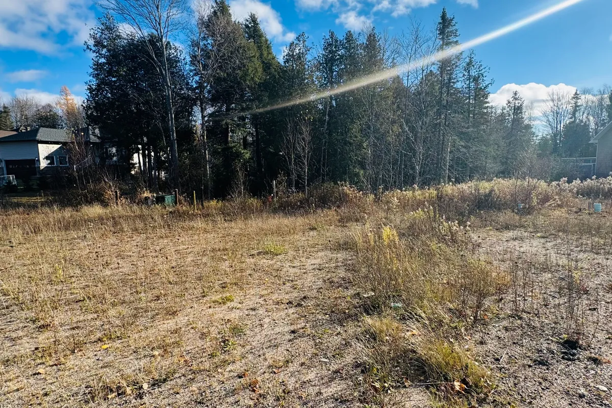 463 Carmichael Drive, ON P1B 8G2