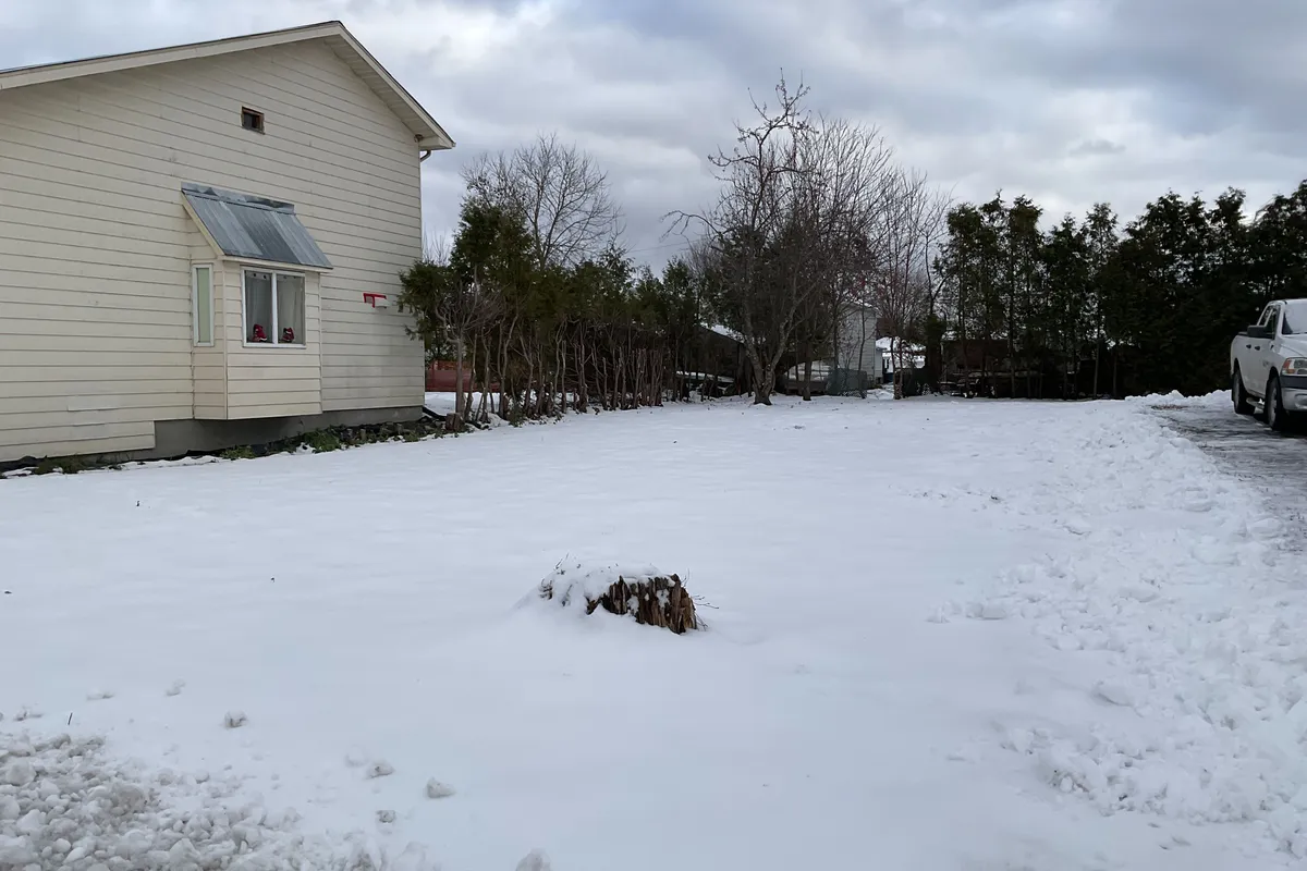 NA KITCHENER Street, ON K6A 2P1