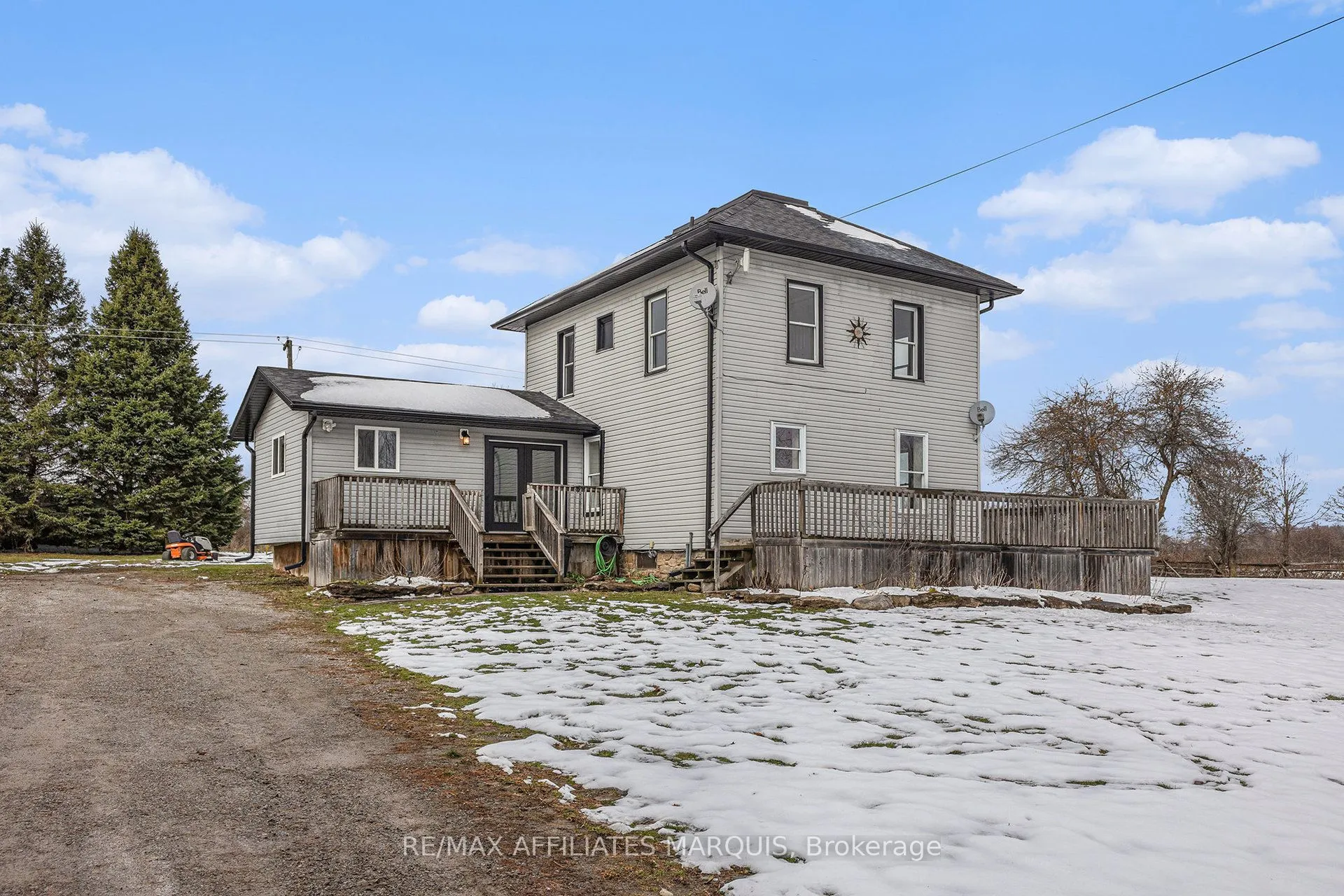 48 Kitley 8 Line, ON K0E 1H0