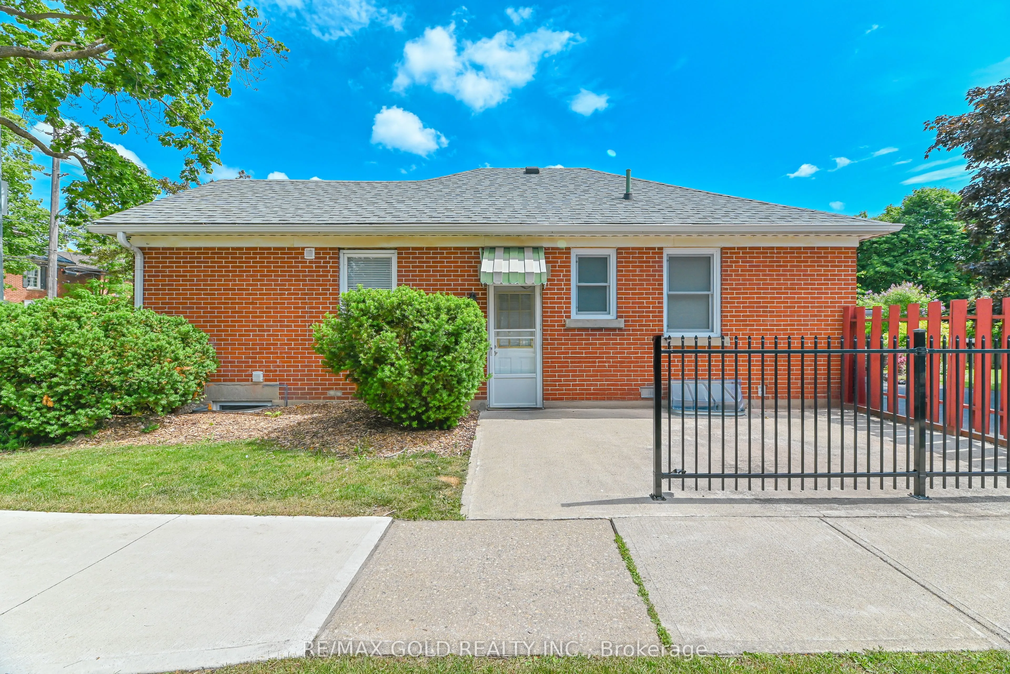 369 york Road, ON N1E 3H2