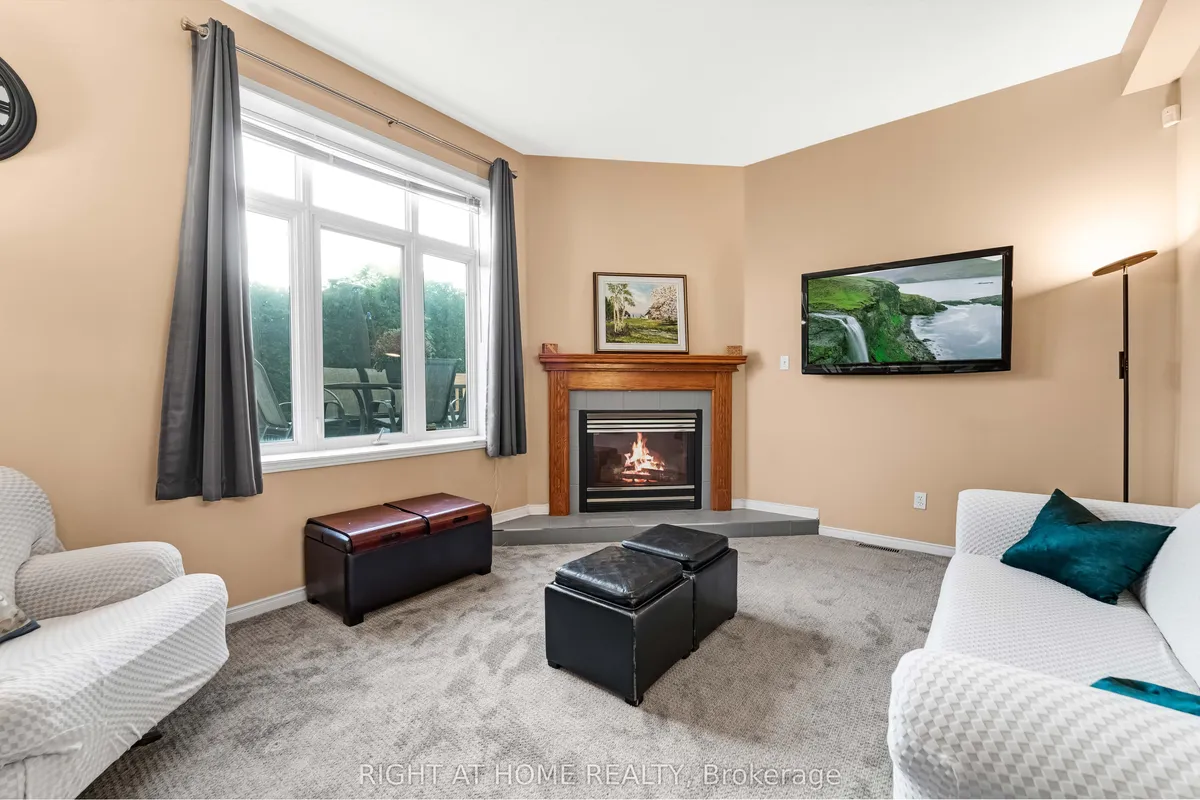 6196 Ravine Way, ON K1C 2W4