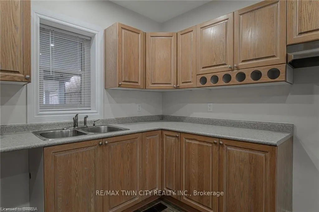 5 Halls Avenue, ON N3T 3X2