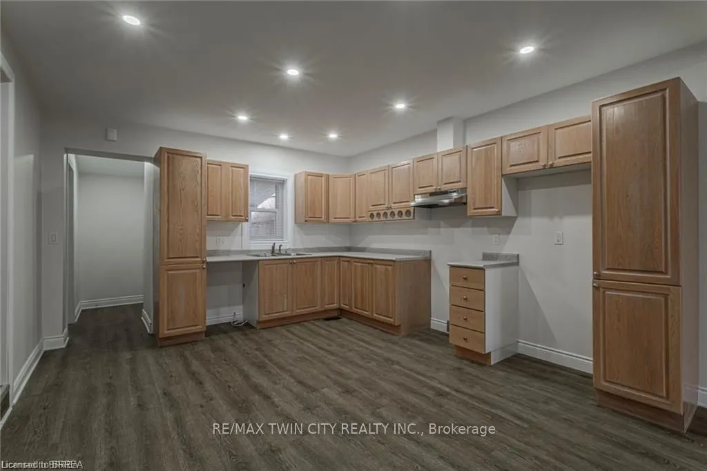 5 Halls Avenue, ON N3T 3X2