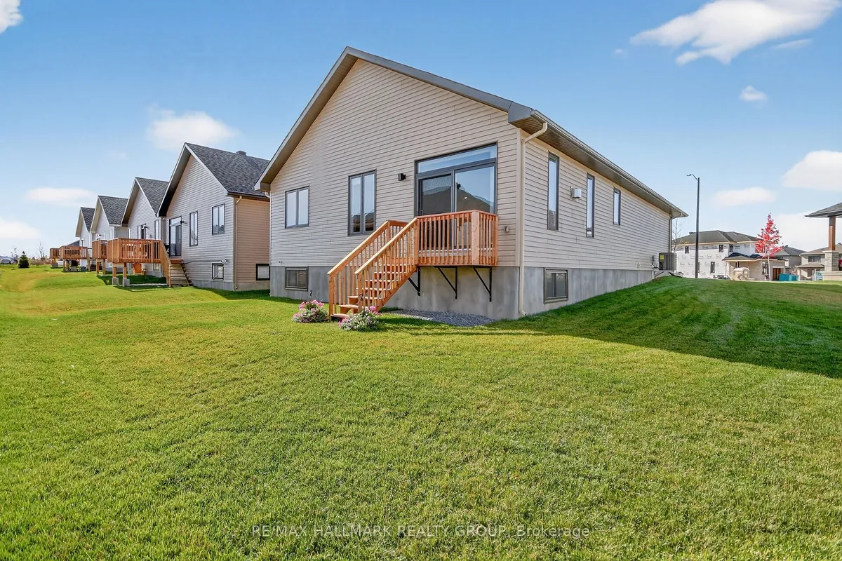 252 O'Donovan Drive, ON K7C 0X4