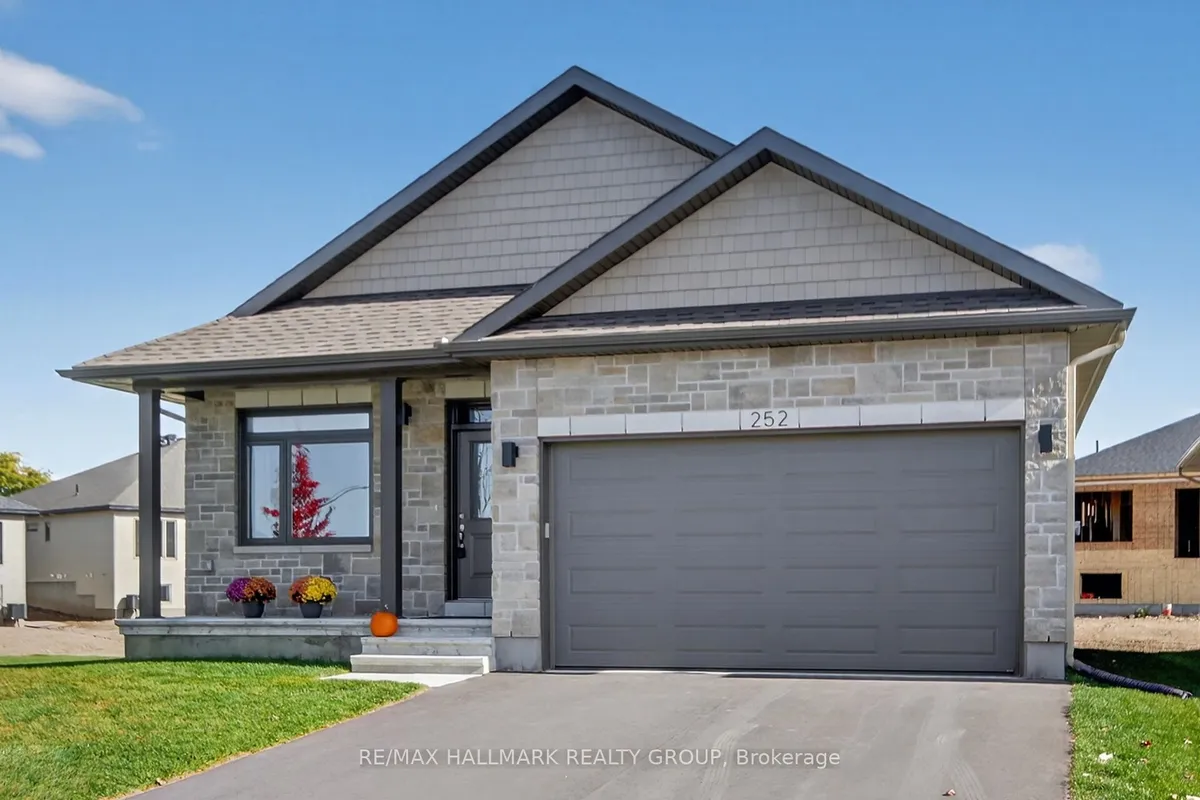 252 O'Donovan Drive, ON K7C 0X4