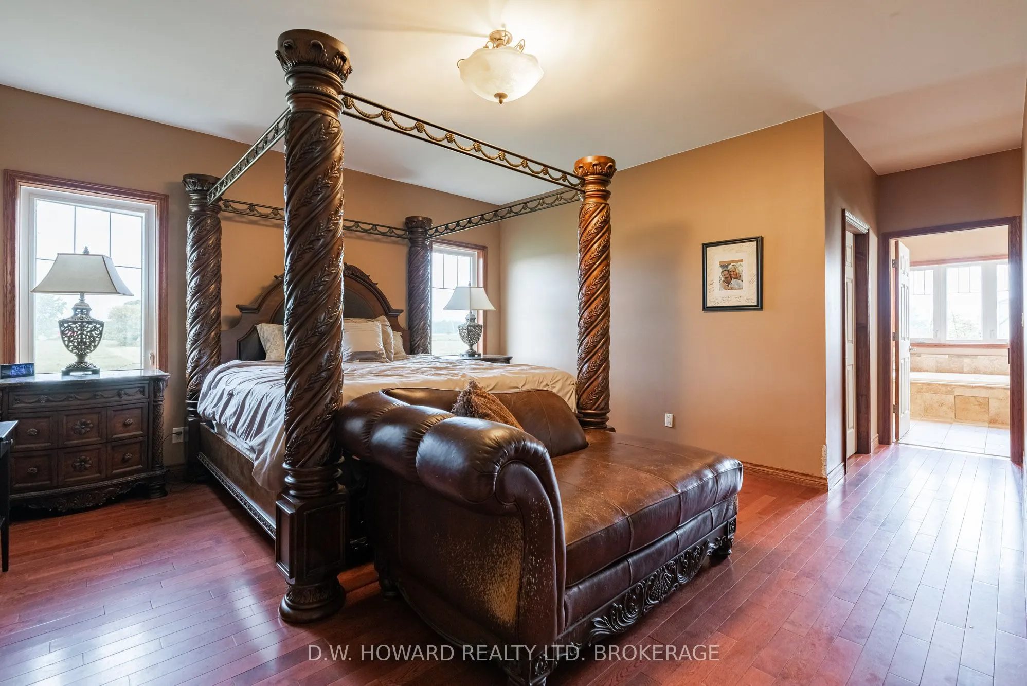 Farm kitchen at 4480 Michener Road Fort Erie