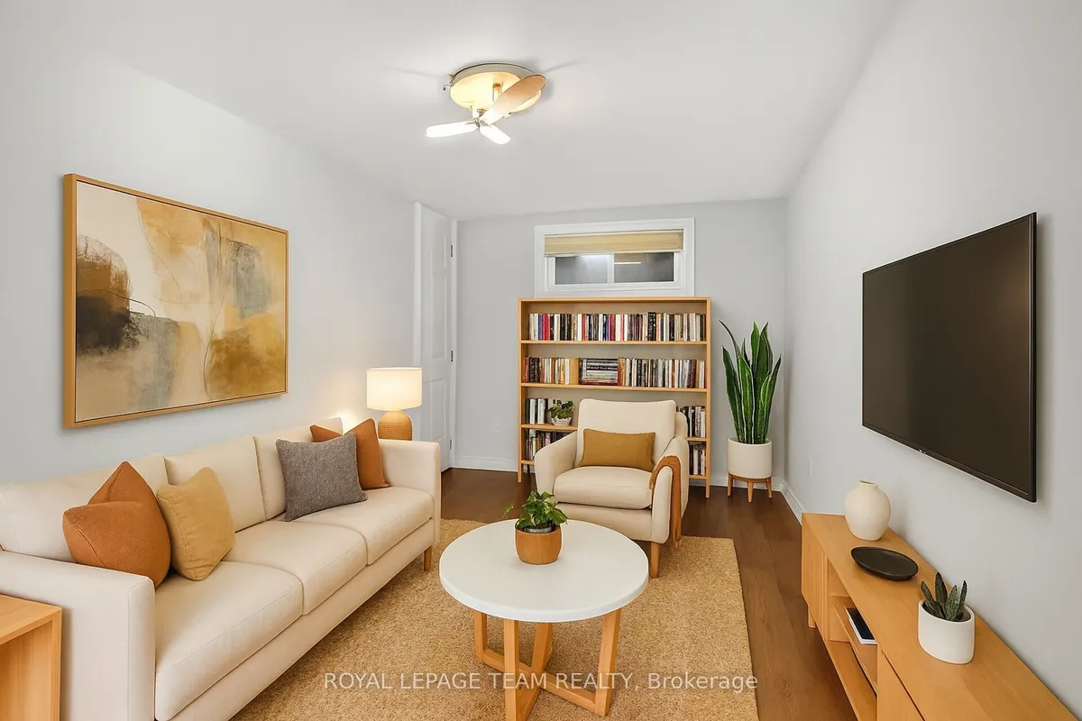 2822 Richmond Road, ON K2B 6S5