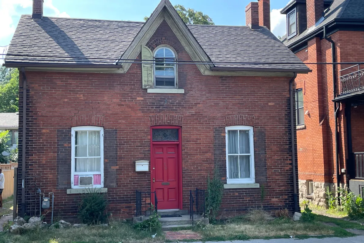 70 Wellington Street, ON L8N 2R1