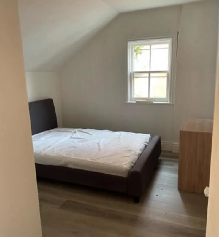 70 Wellington Street, ON L8N 2R1