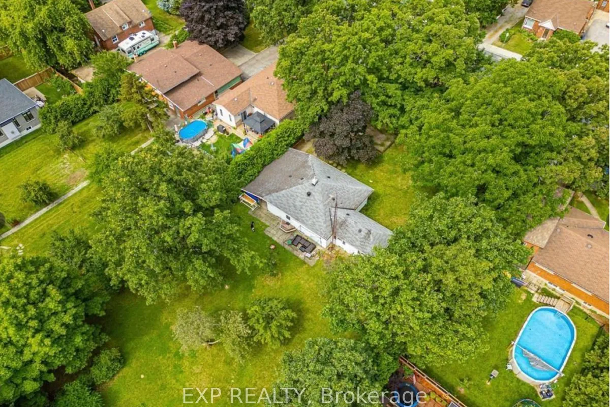 879 West 5th Street, ON L9C 5R4