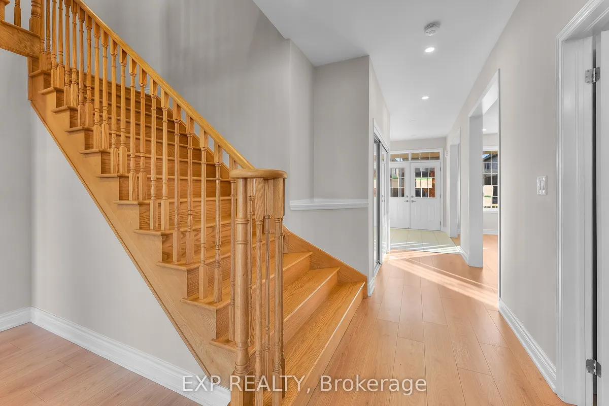 Detached 4 bedroom 4 bathroom at 24 Esther Crescent in Thorold - MLS# X12551268