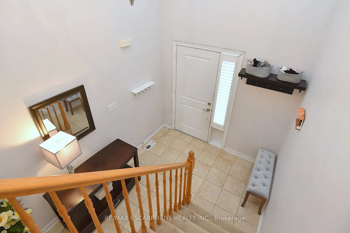 45 Seabreeze Crescent, ON L8E 0G1