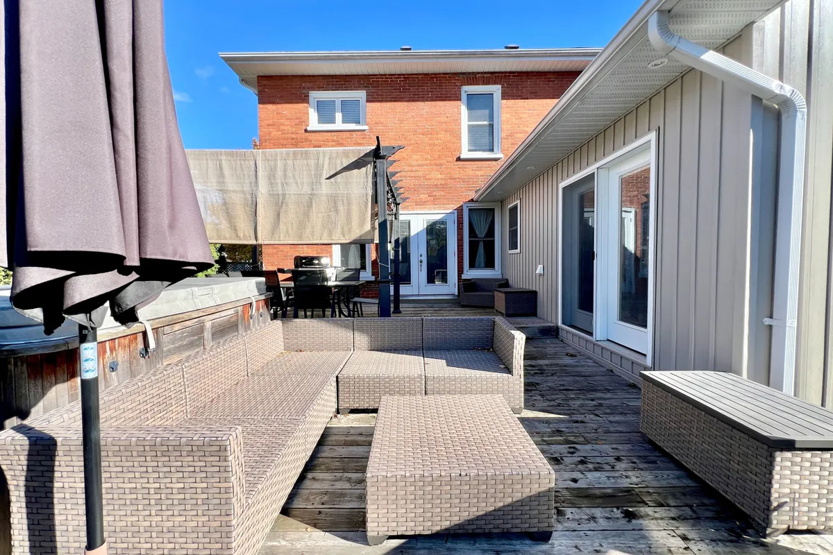 212 Foster Avenue, ON K8N 3R2