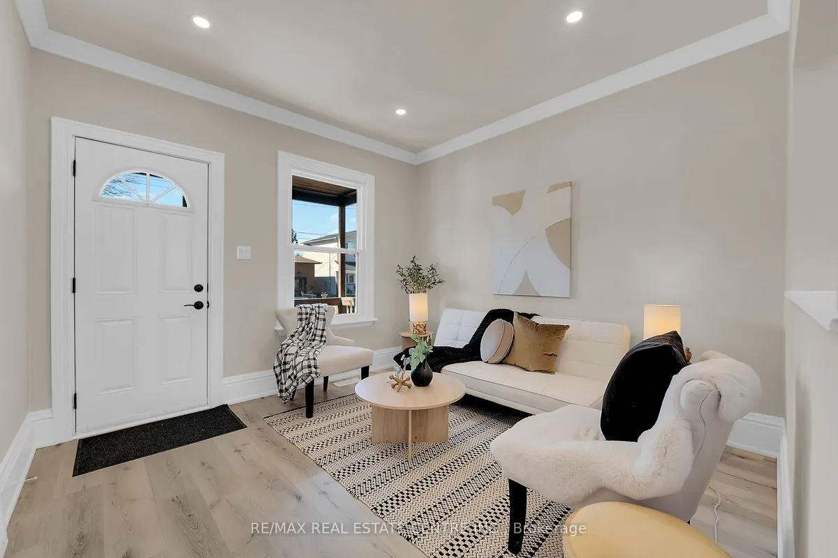 70 Robins Avenue, ON L8H 4N4